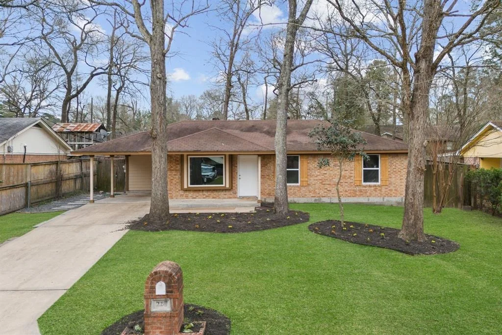 Photo of 228 N Forest Drive