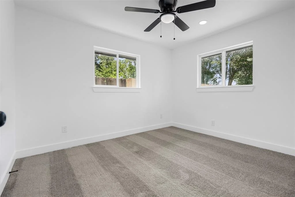 Photo of 1502 Glenmore Drive