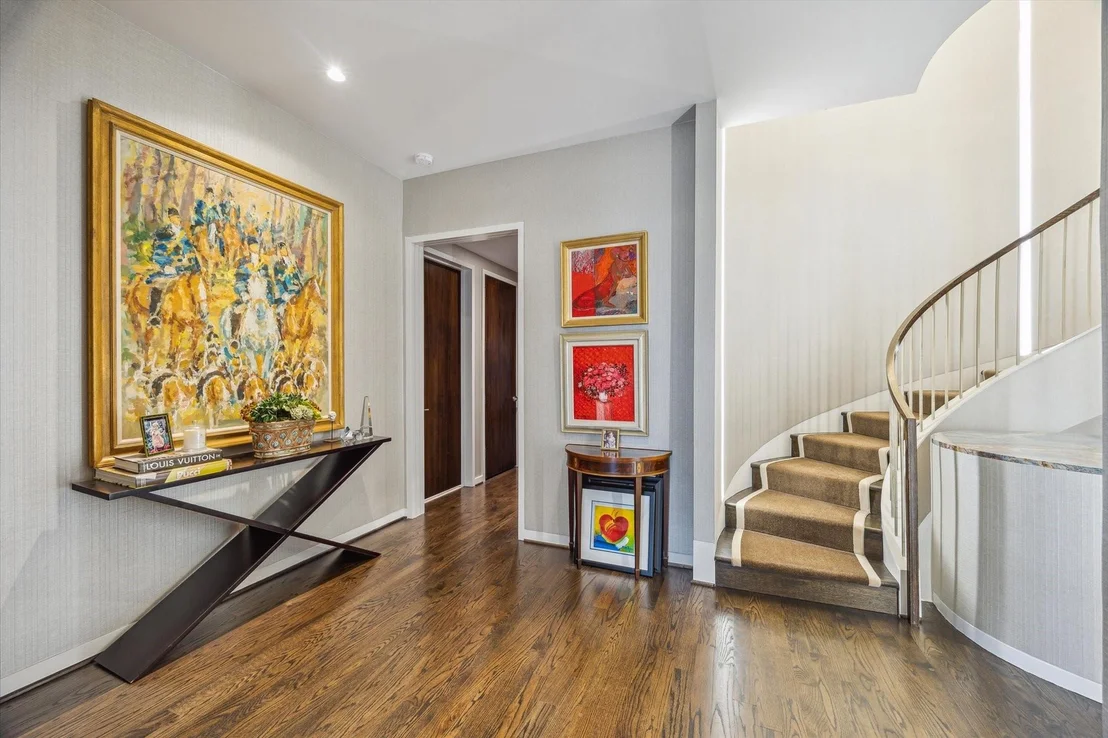 Photo of 20 Eaton Square