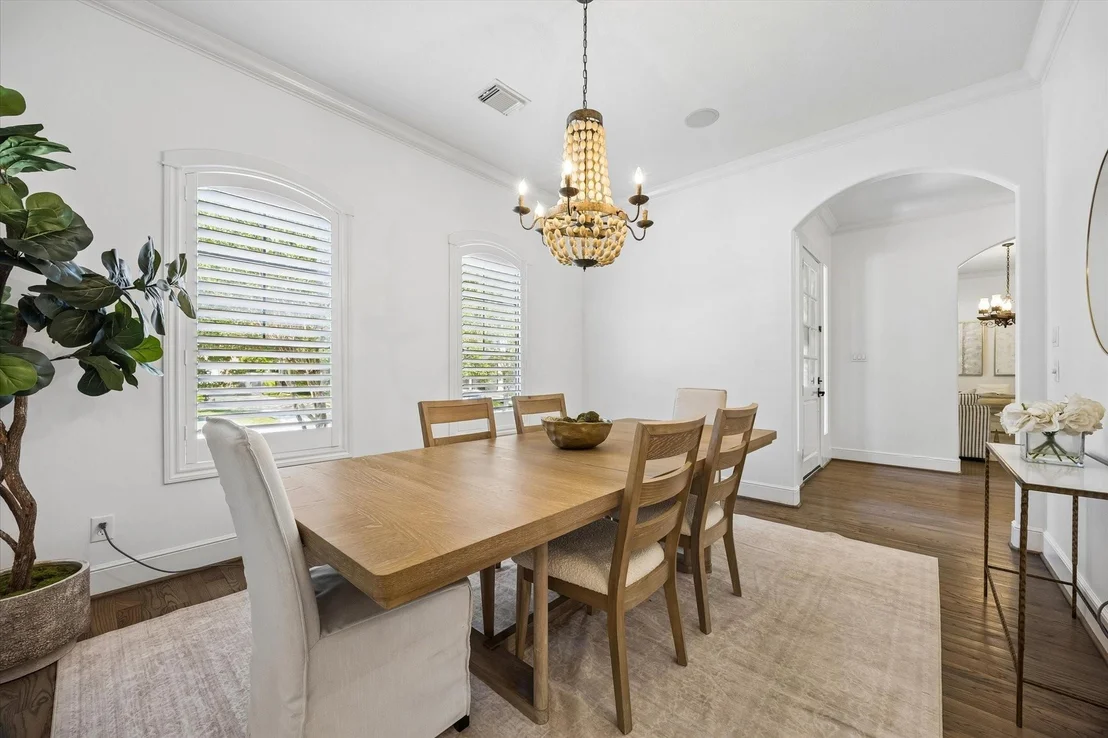 Photo of 4523 Maple Street