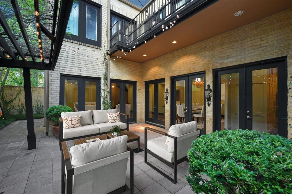 Photo of 897 Kirby Drive