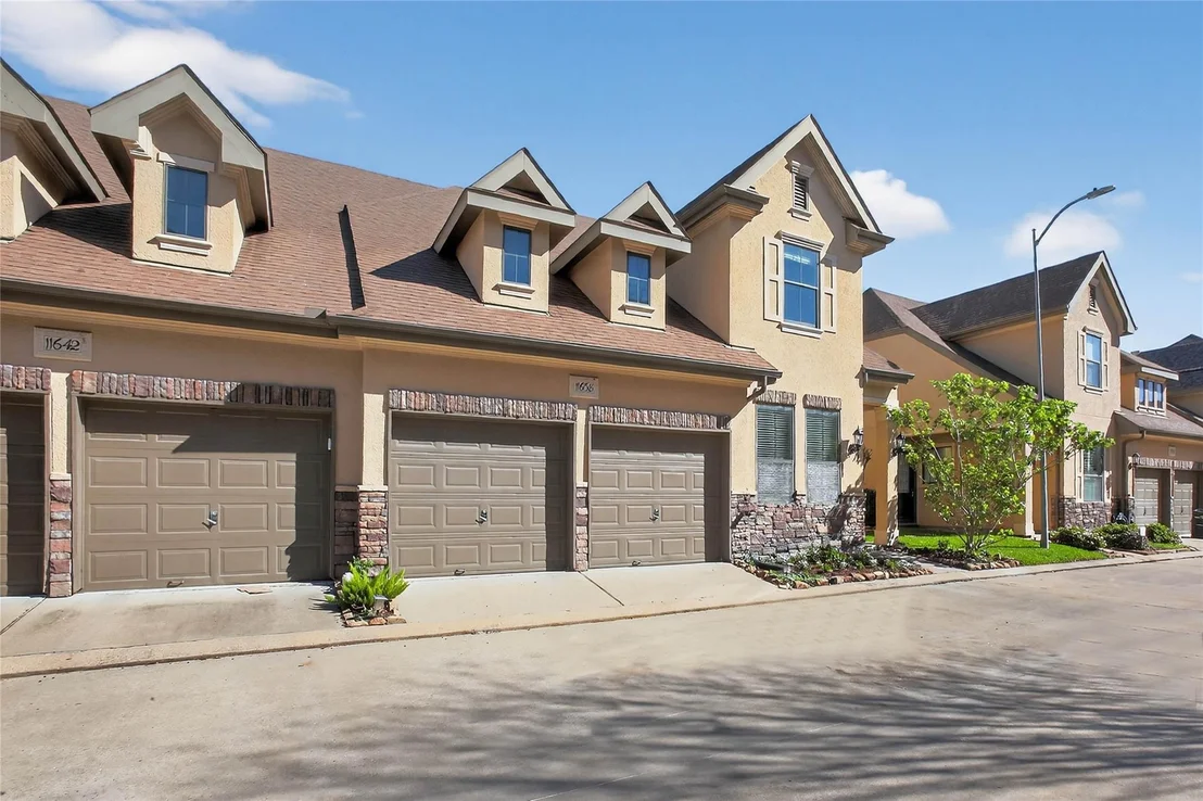 Photo of 11638 Royal Oaks View