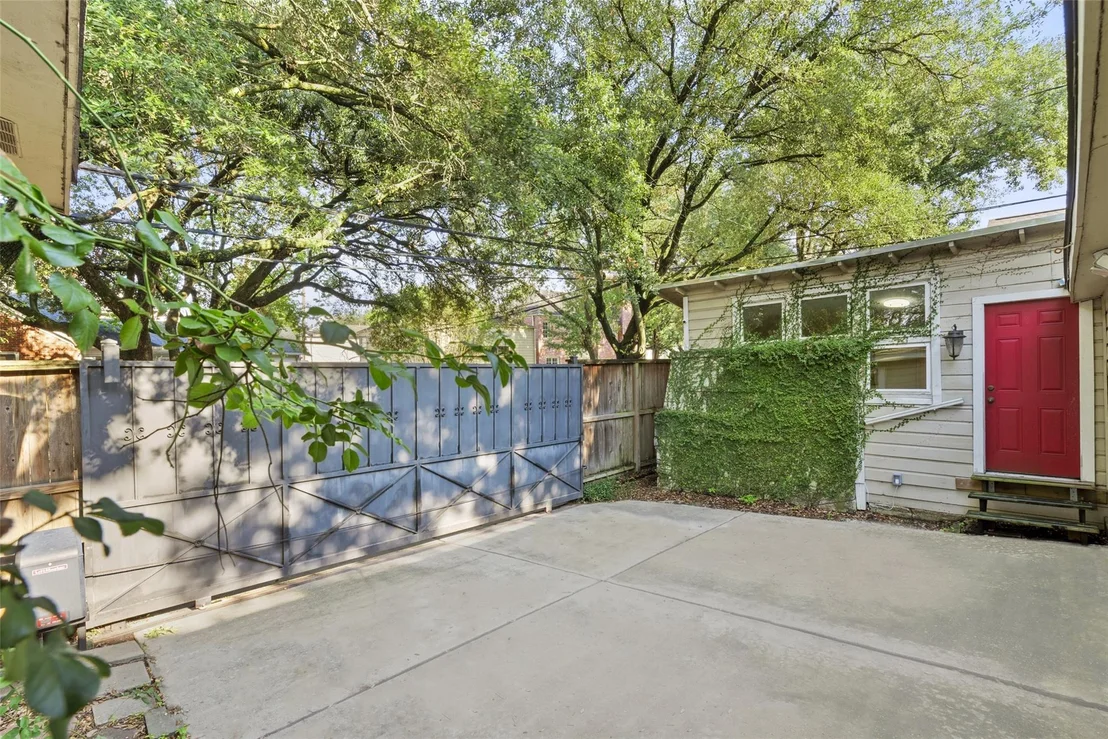 Photo of 2201 Bartlett Street