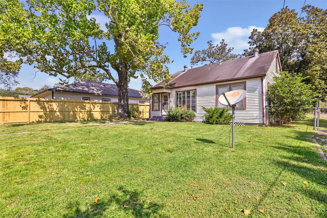 Photo of 2422 Centennial Street