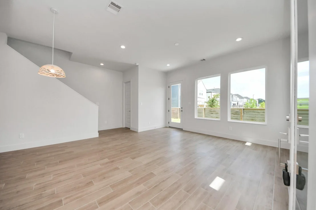 Photo of 2211 Diagonal Lane