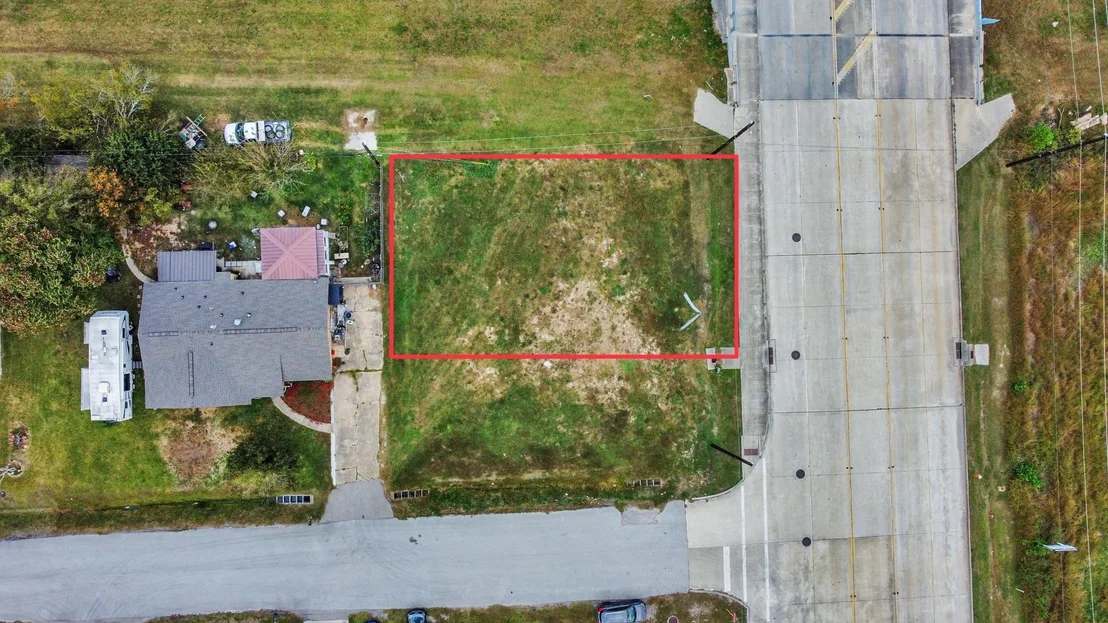 Photo of 1618 Sens Road