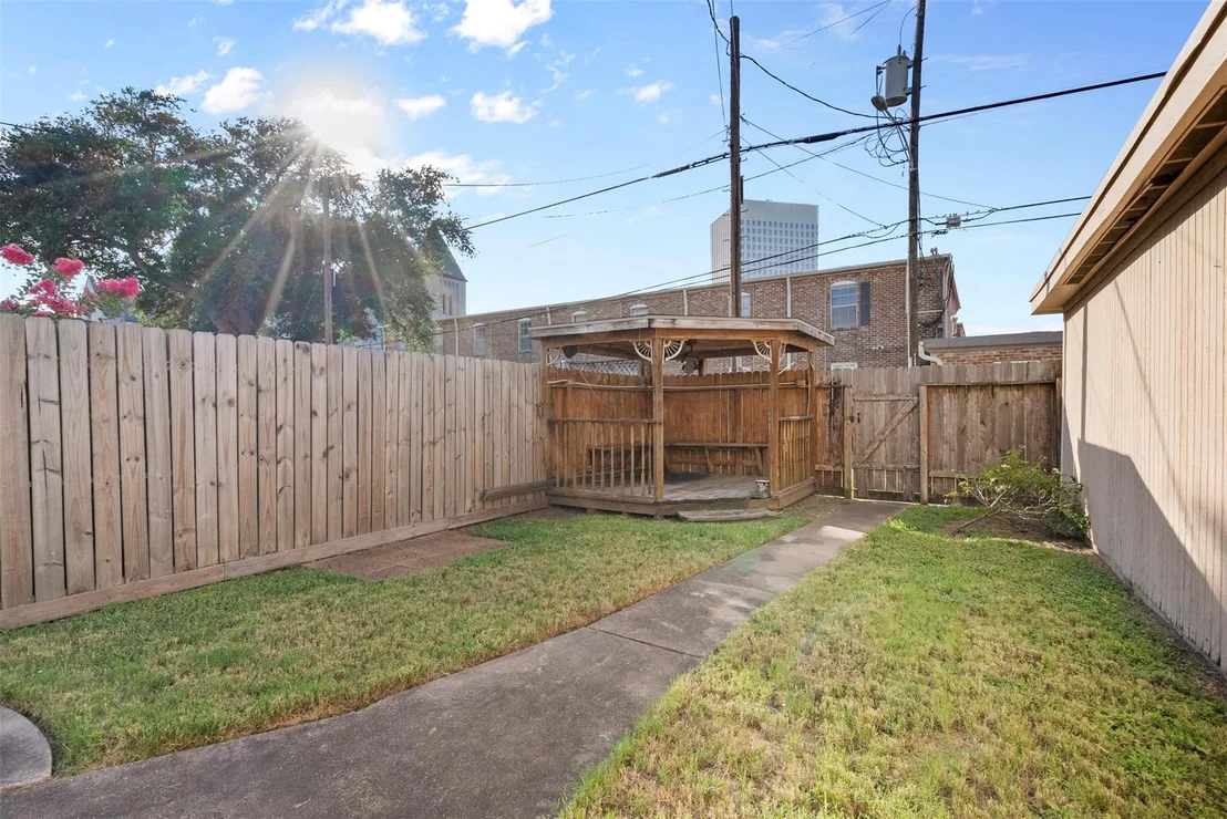 Photo of 1820 Winnie Street