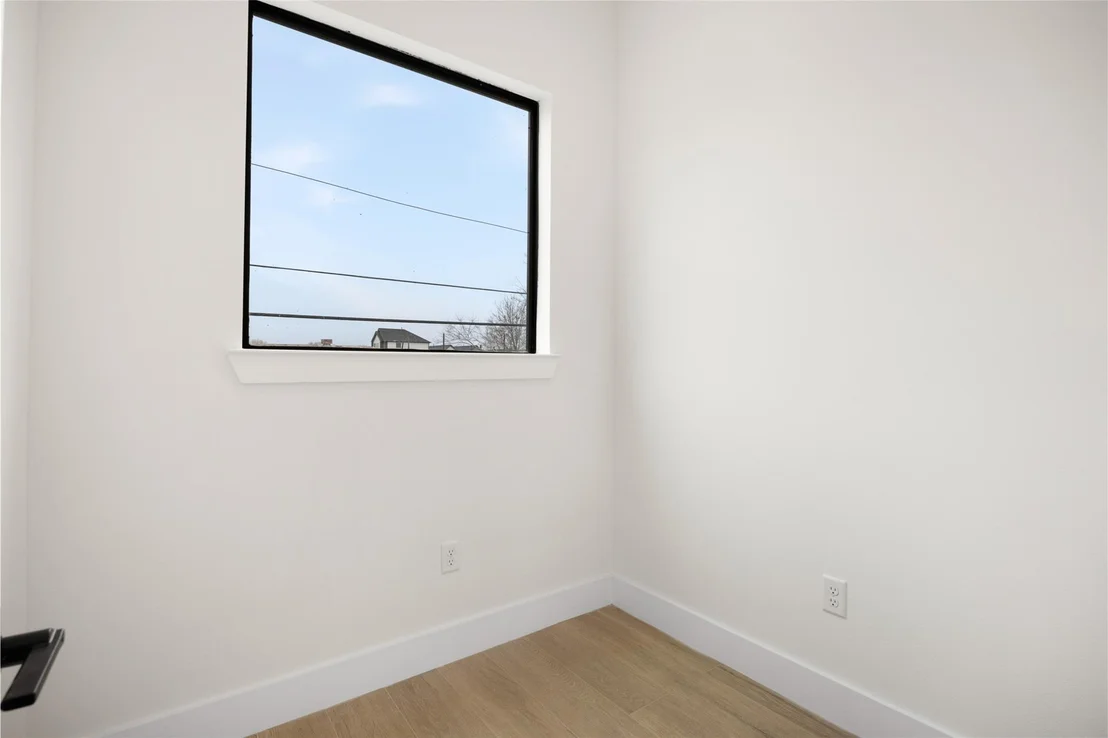 Photo of 6328 Sidney Street