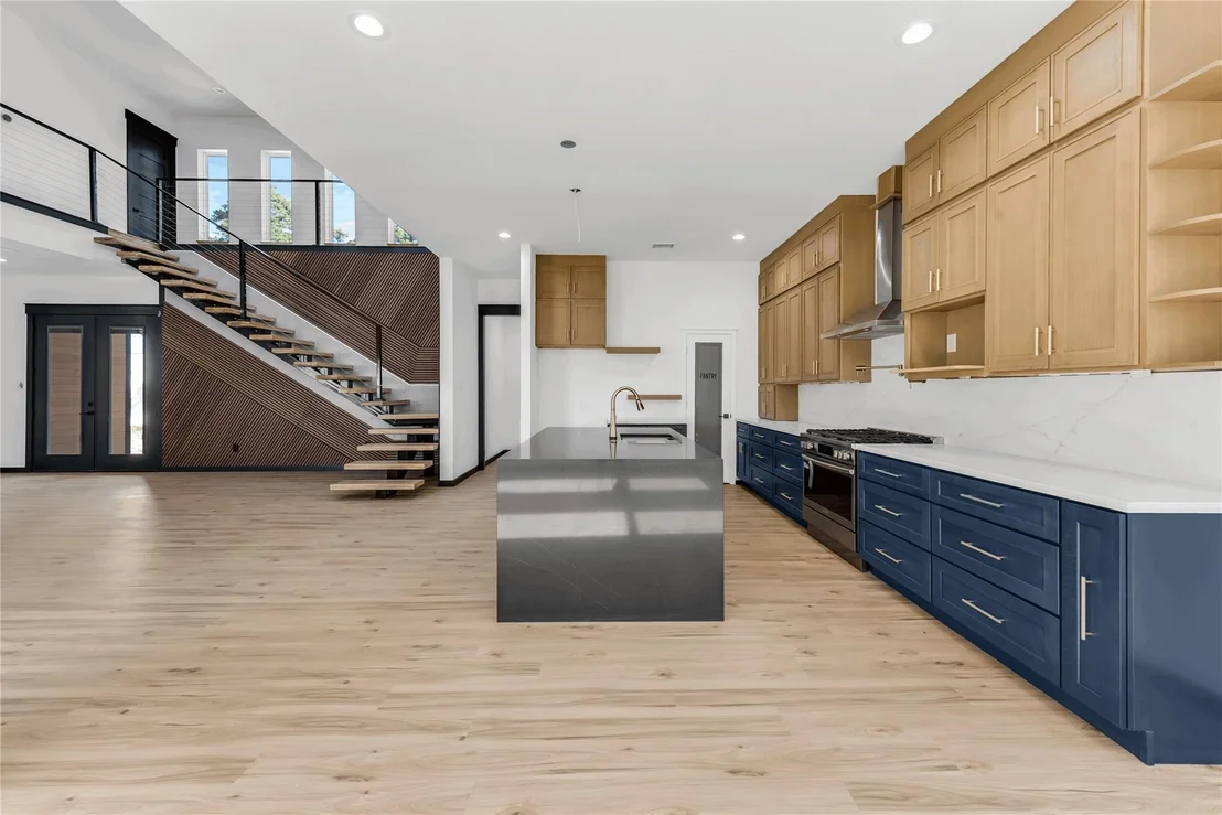 Photo of 7292 Edgewater Drive