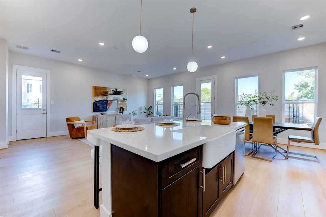 Photo of 5130 Rosslyn Road