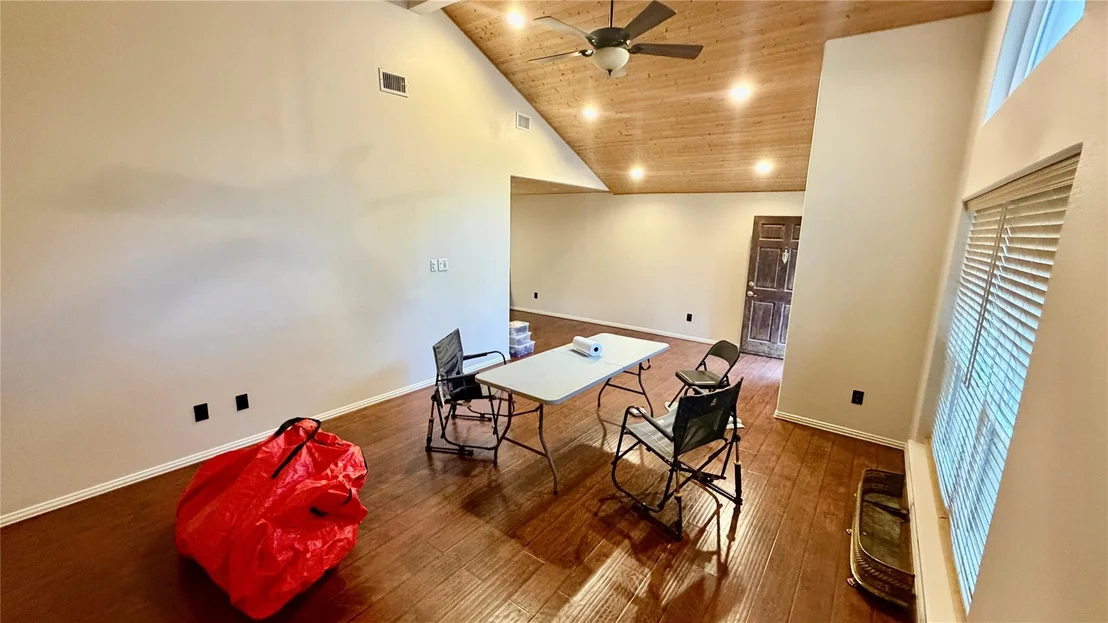 Photo of 98 E Mistybreeze Circle
