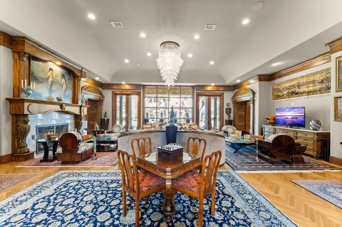 Photo of 6 W Rivercrest Drive
