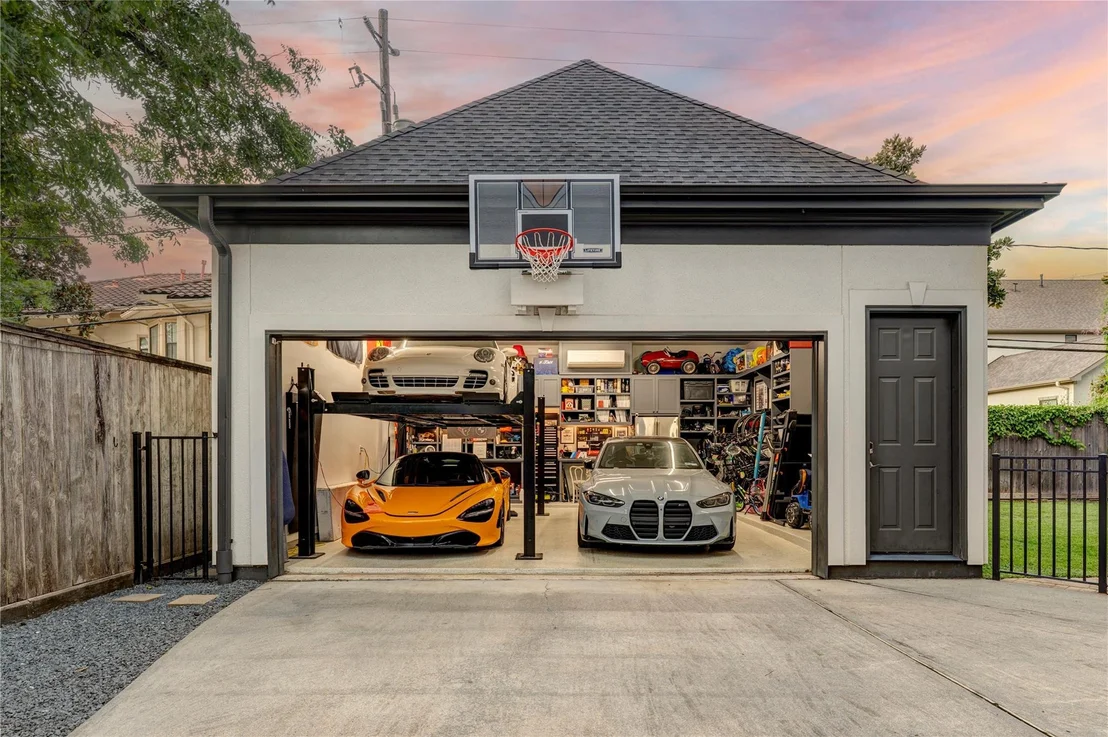 Photo of 4906 Wedgewood Drive
