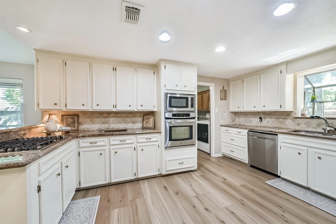 Photo of 7618 Hurst Forest Drive