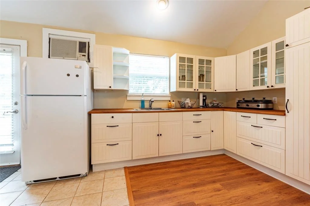 Photo of 830 Lily Lane
