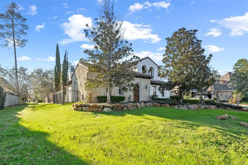 Photo of 46 N Player Manor Circle