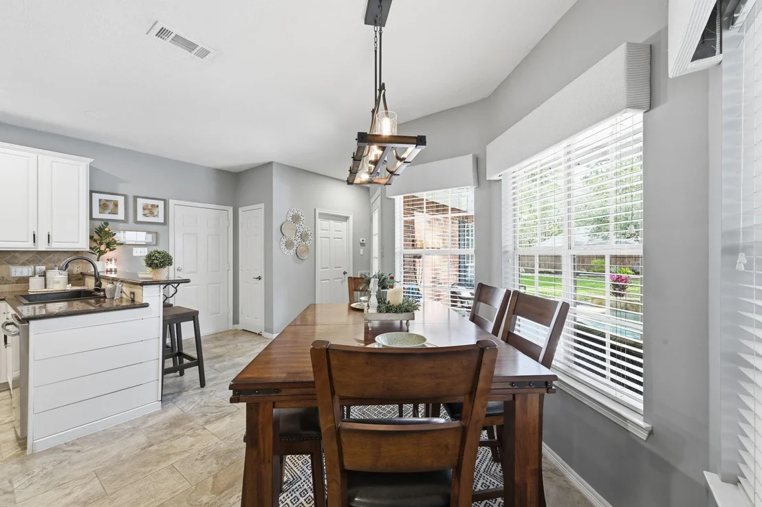 Photo of 1250 Heritage Lane