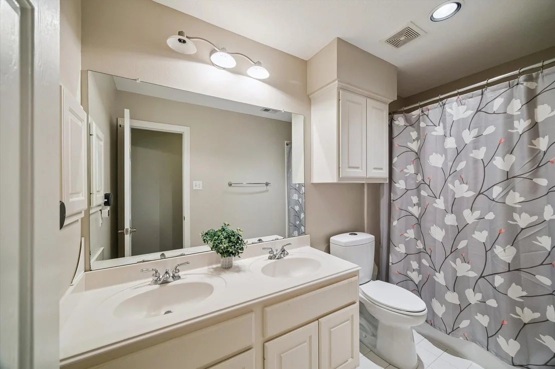 Photo of 2803 Maple Bend Drive