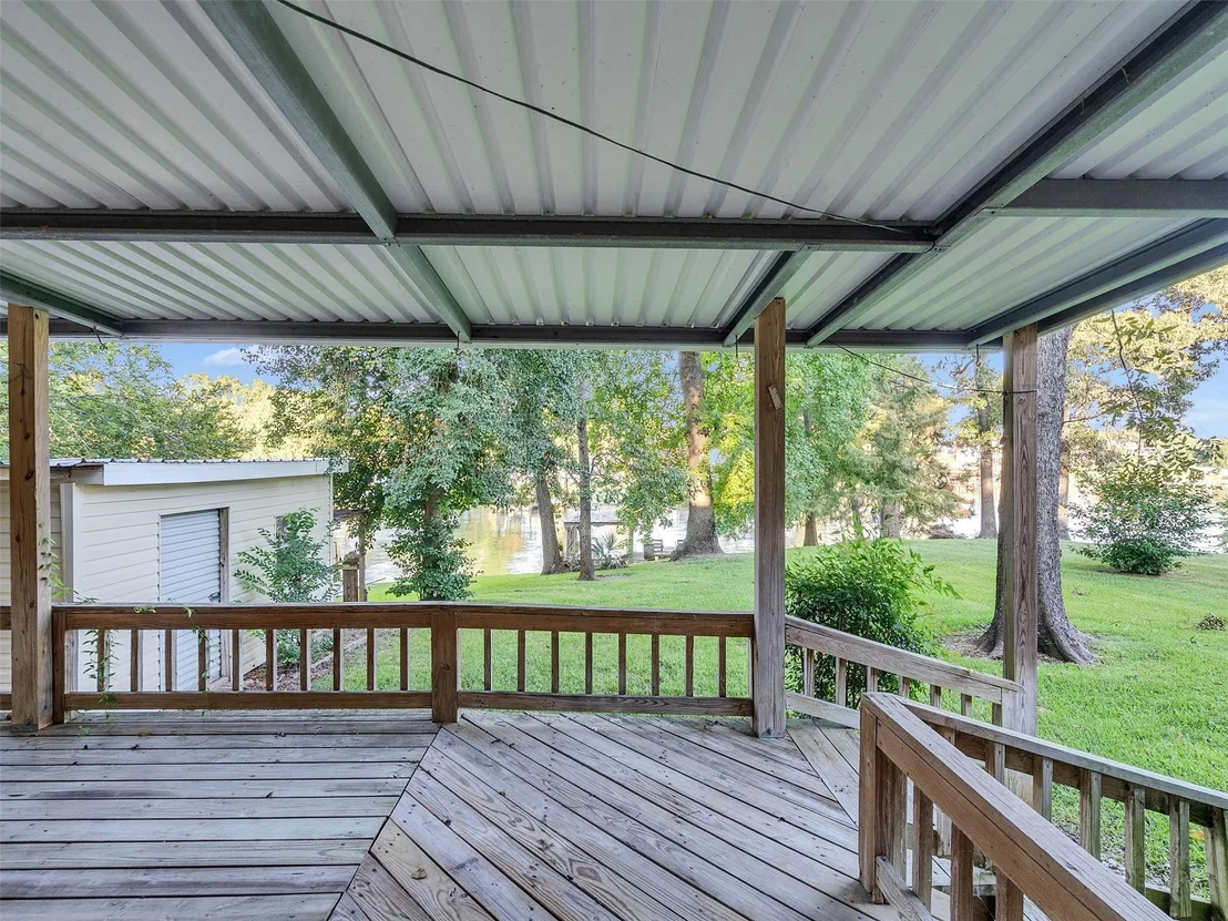 Photo of 185 Lake Drive