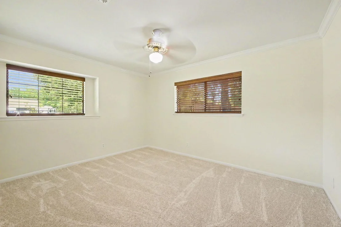 Photo of 26222 Oakhurst Drive