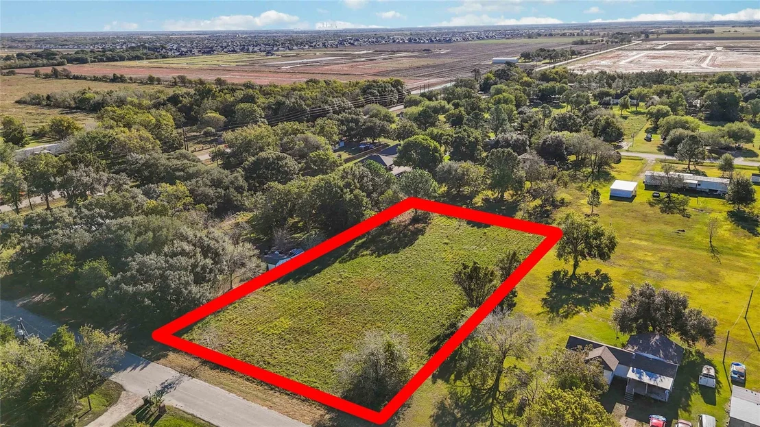 Photo of 5611 Mockingbird Lane