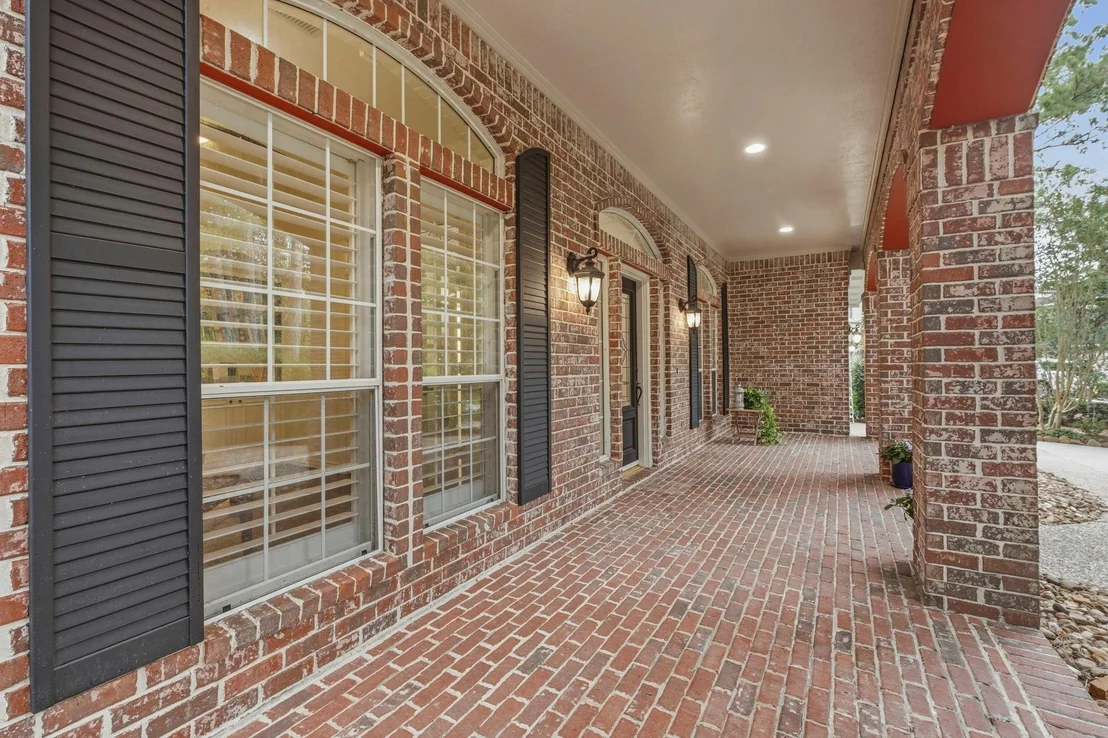 Photo of 130 E Fairbranch Circle