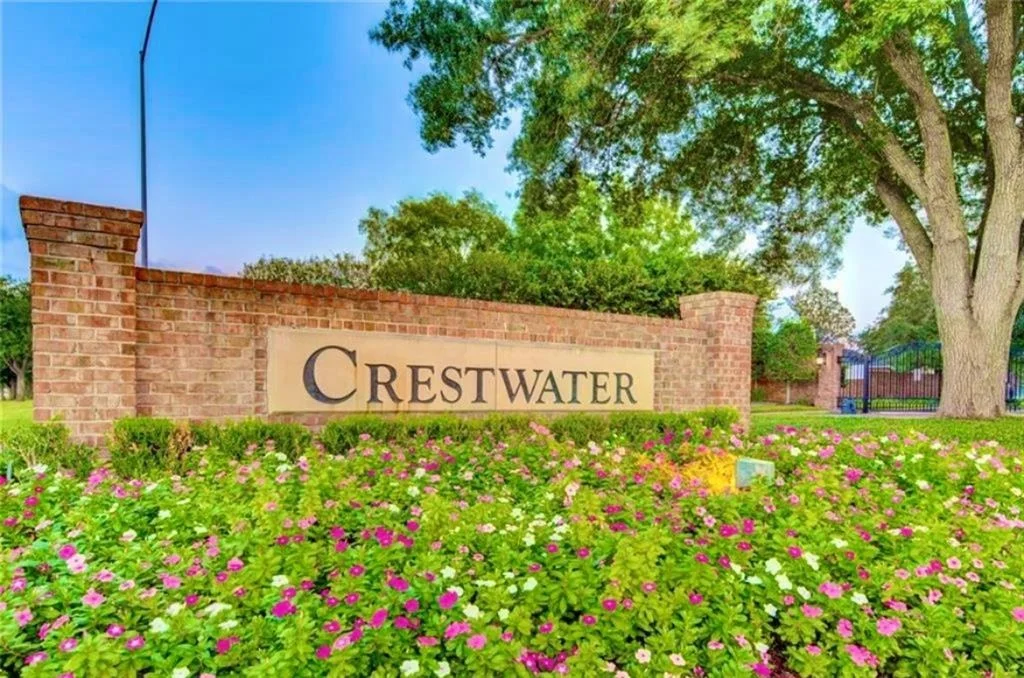 Photo of 323 Crestwater Trail