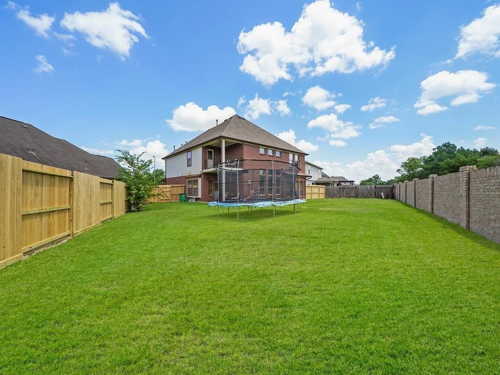 Photo of 25959 Ravenside Drive