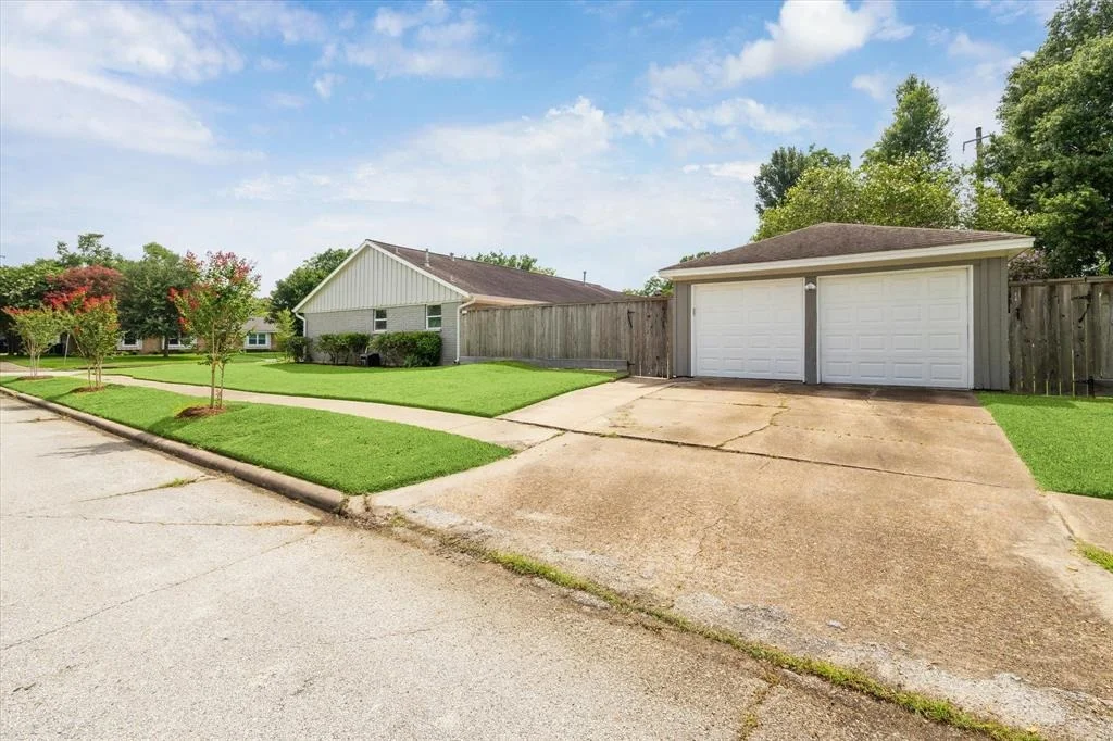 Photo of 5702 Belrose Drive