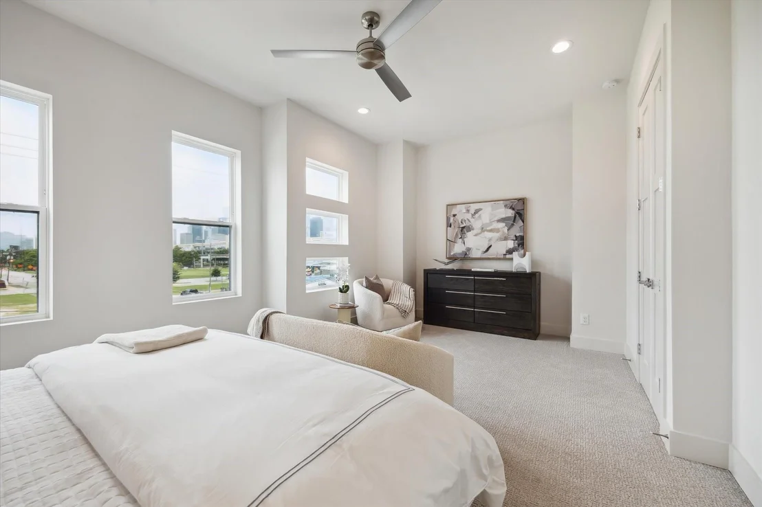 Photo of 2105 Emancipation Avenue