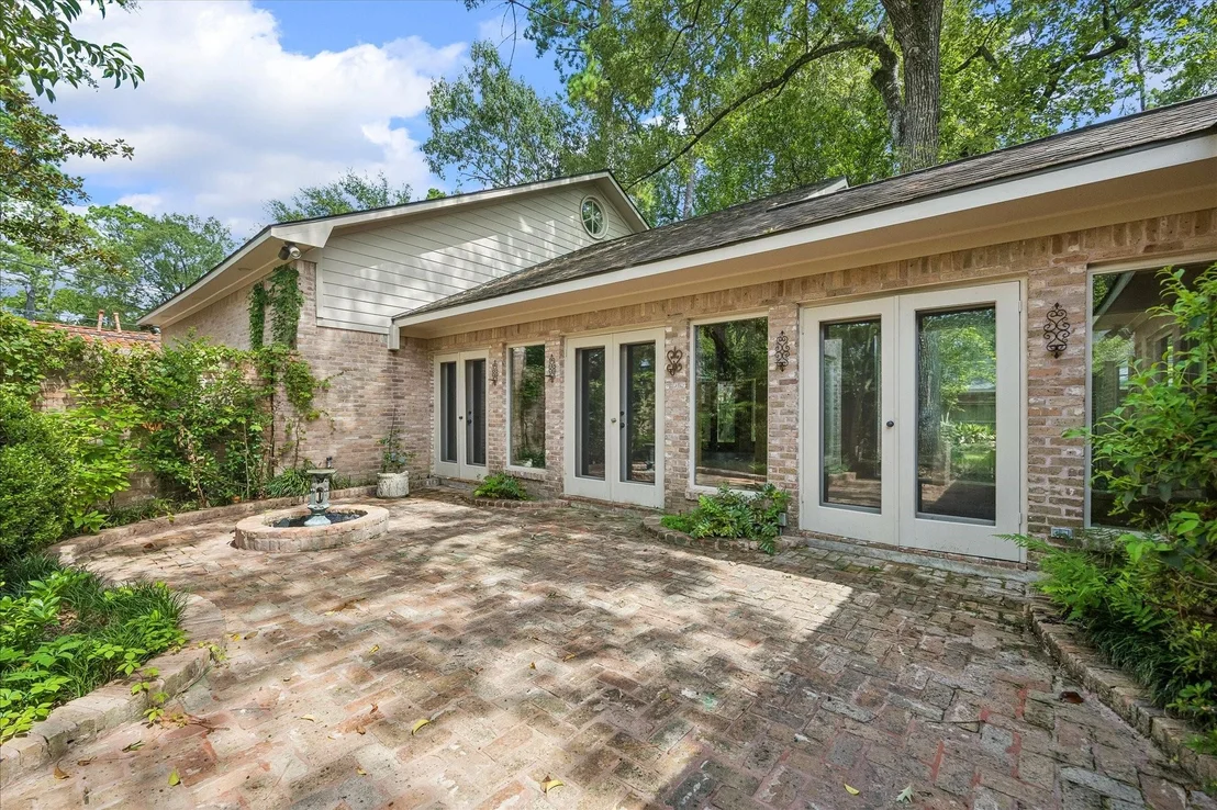 Photo of 526 Westminster Drive