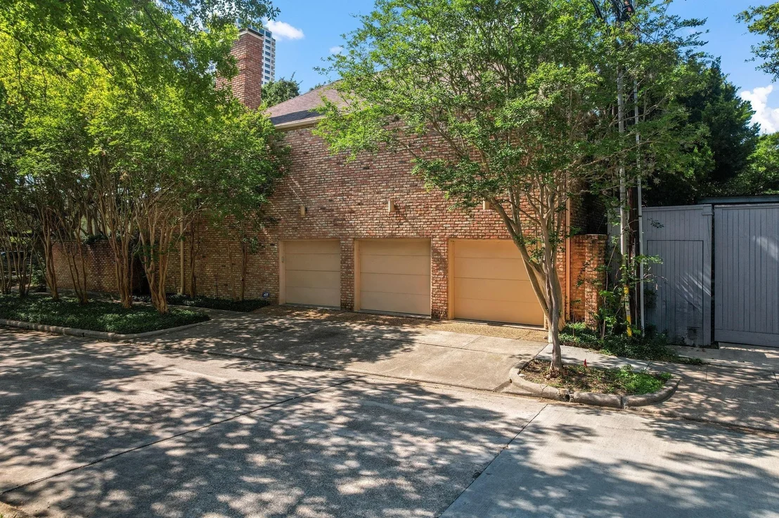 Photo of 2219 Dickey Place