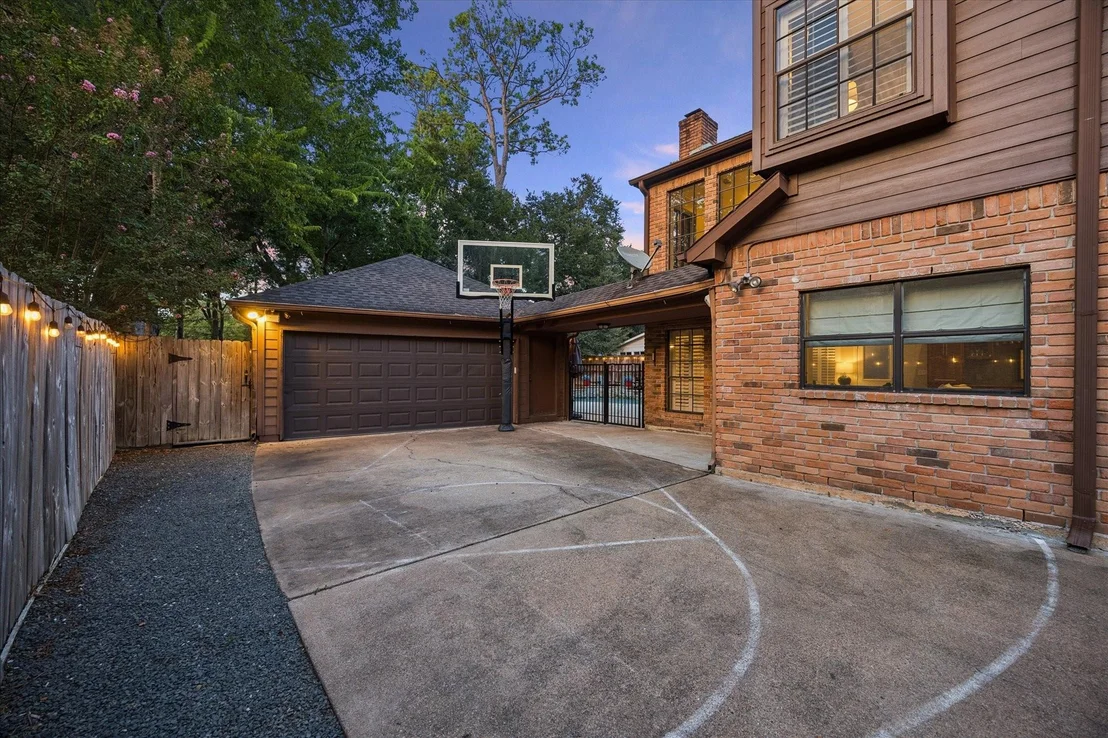 Photo of 8511 Cedarbrake Drive