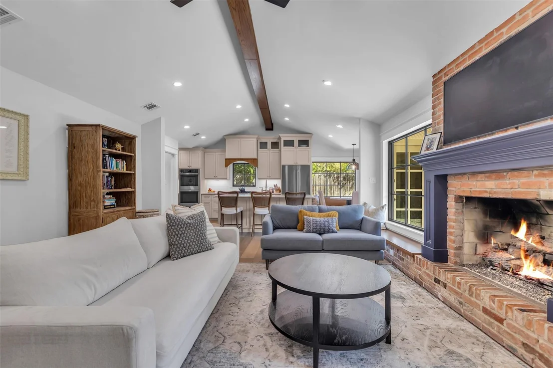 Photo of 606 Hallie Drive