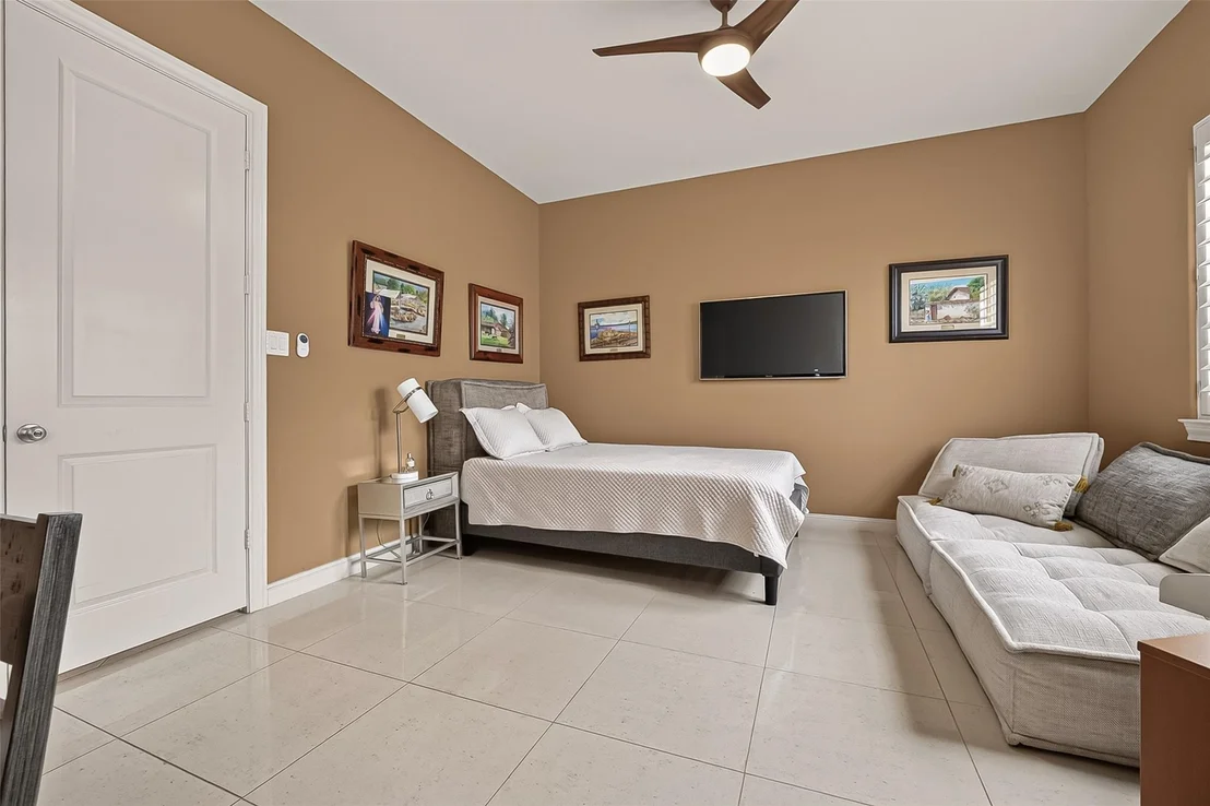 Photo of 10929 Upland Park