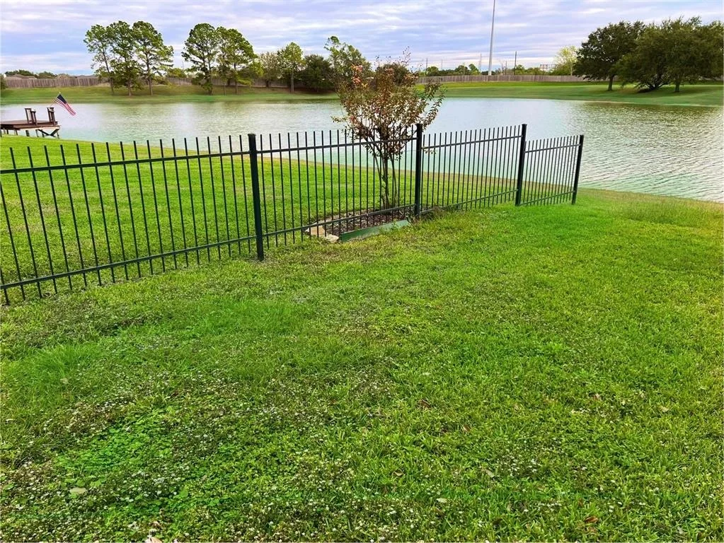 Photo of 406 Bridge Crest Boulevard