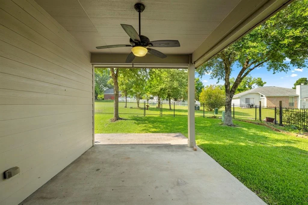Photo of 1079 Lake View Drive
