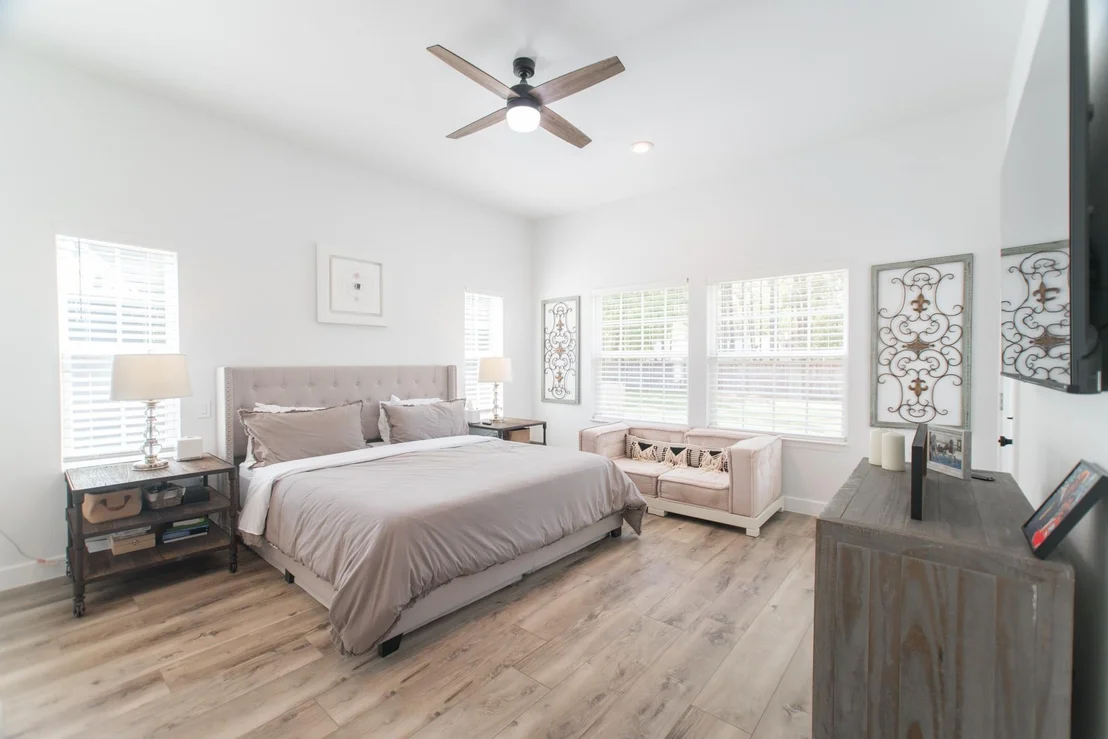 Photo of 5 W Forest Court