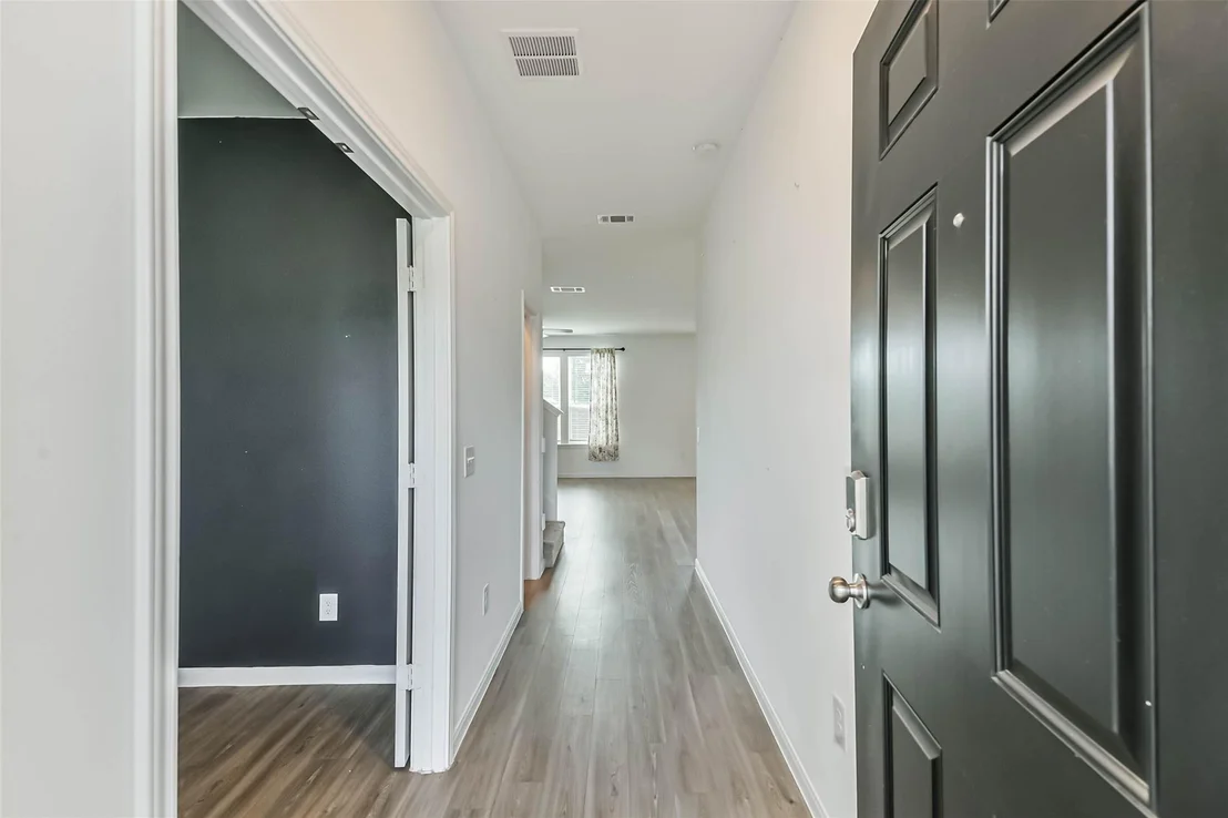 Photo of 25631 Balsamroot Drive