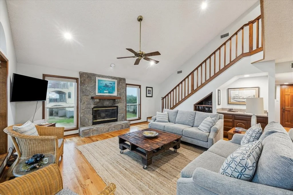 Photo of 16606 Bayfront Drive