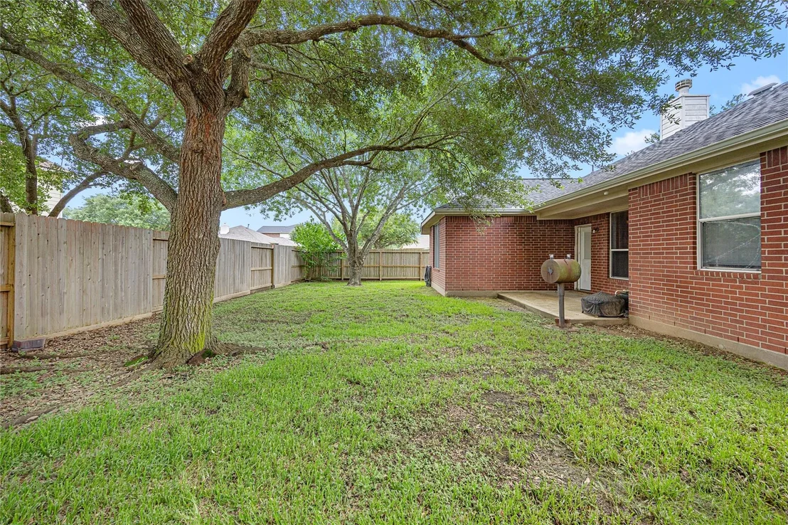 Photo of 212 Silverbrook Lane