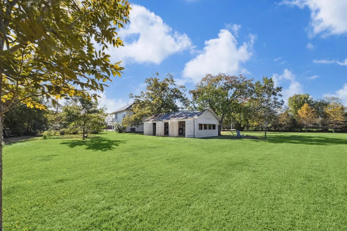 Photo of 618 Bayridge Road