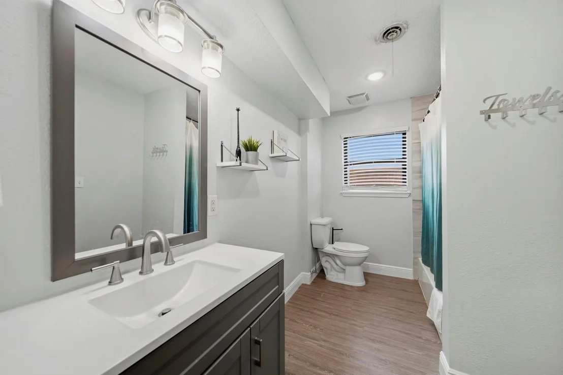 Photo of 2110 Oceanview Drive