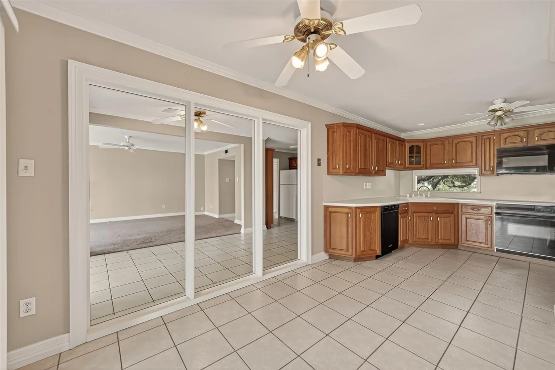 Photo of Unit 19 at 8211 Katy Freeway
