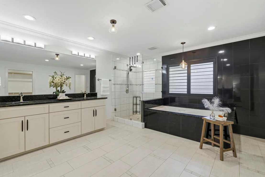 Photo of 2302 Chimney Rock Road