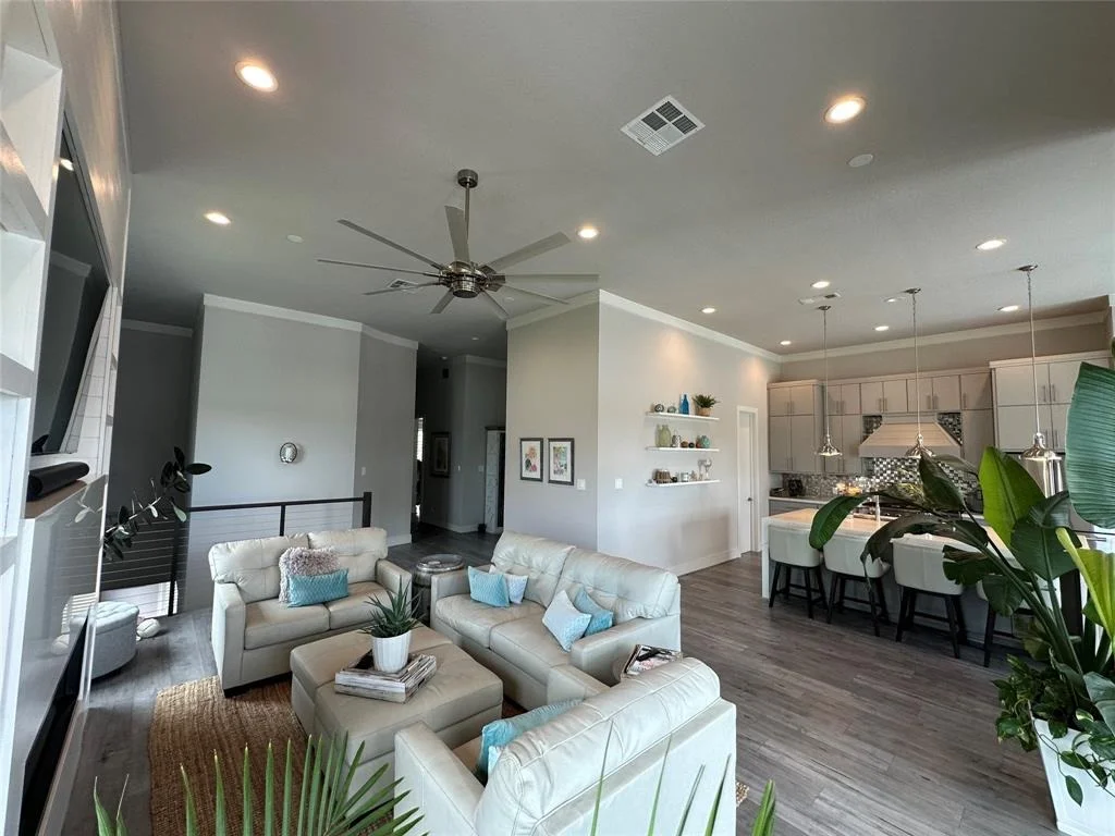 Photo of 2182 Marina Way