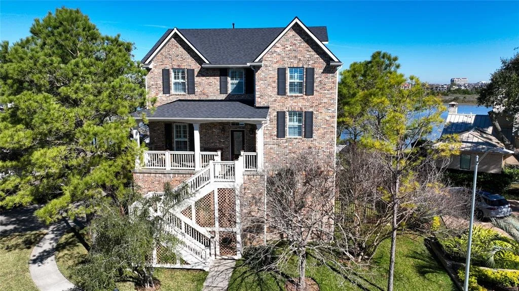Photo of 18607 Upper Bay Road Road