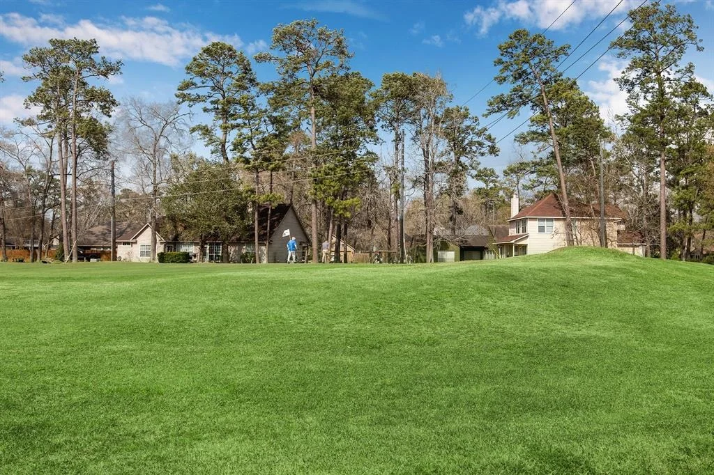 Photo of 16006 Broadwater Drive