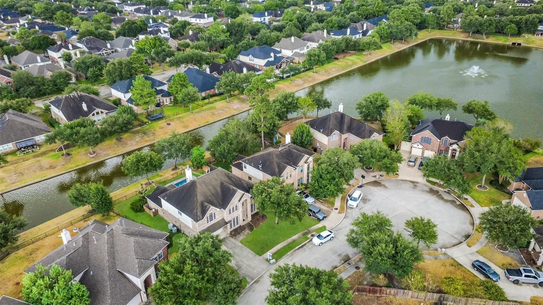 Photo of 30214 Vinebriar Drive