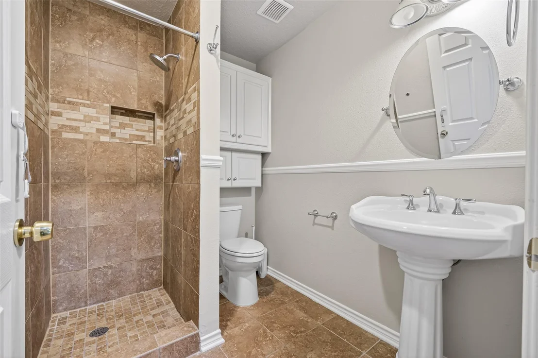 Photo of 1007 W Cedar River Road